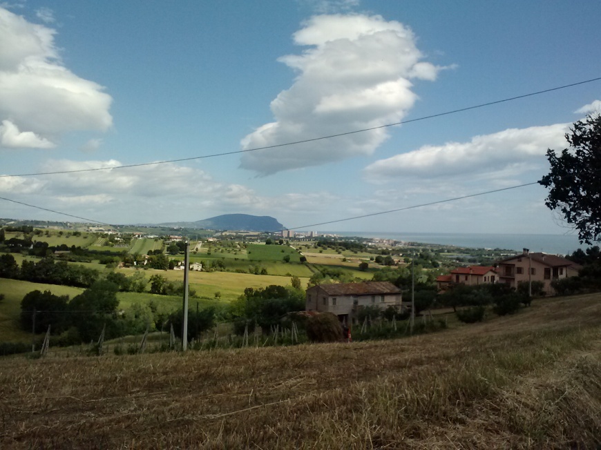 In the distance, you can see Monte Conero. The mountain is about a 30-minute drive from Porto Potenza.