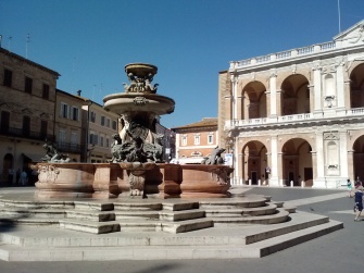 The piazza della Madonna.