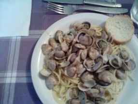 Spaghetti alle vongole. Spaghetti with mussels. Basically, my favorite food so far.