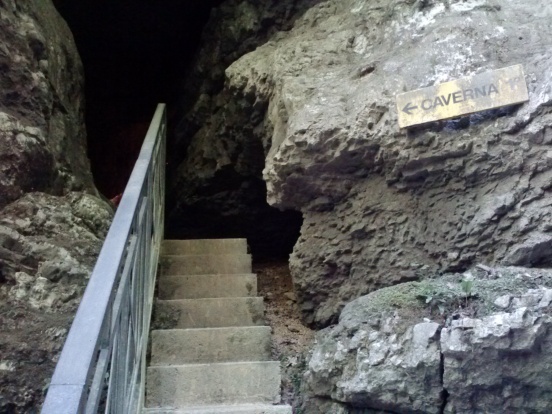 Pradis caves 4