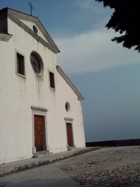 Pradis church 2