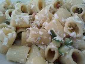 Pasta con ricotta salata, pasta with ricotta and veggies